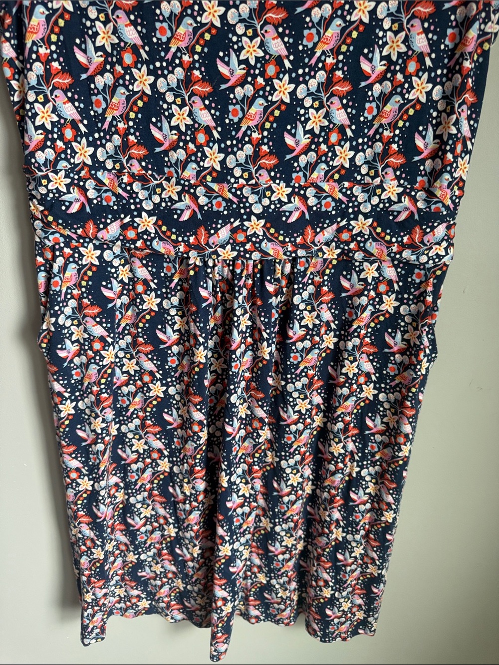 Boden Amelie Jersey Dress in a navy blue bird and floral print 16/18 - Picture 6 of 7